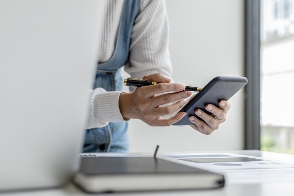 Sending a fax on a mobile device